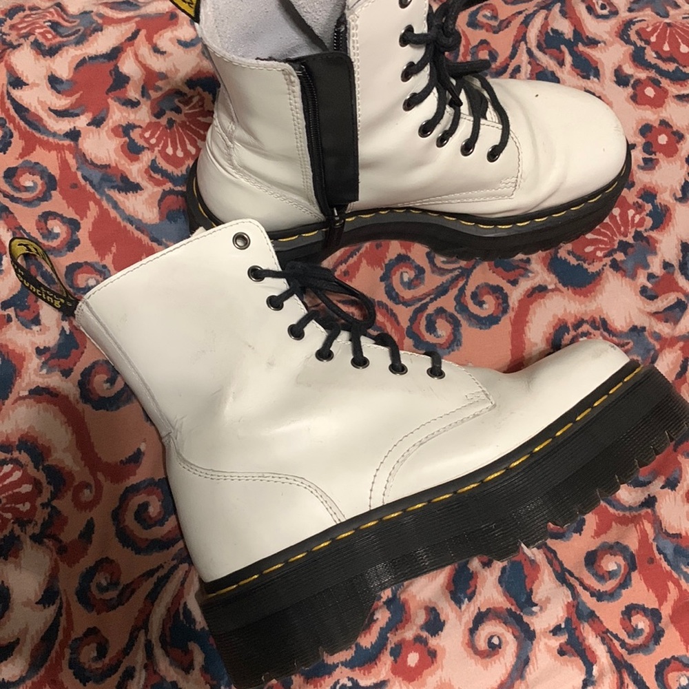 Cleaning out closet, don’t wear them anymore.. too small on me, they’re cute tho